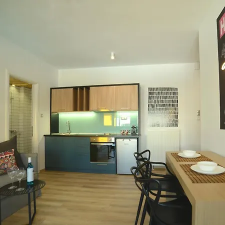 Mazi Rooms Ptolemeon Thessaloniki Exterior photo